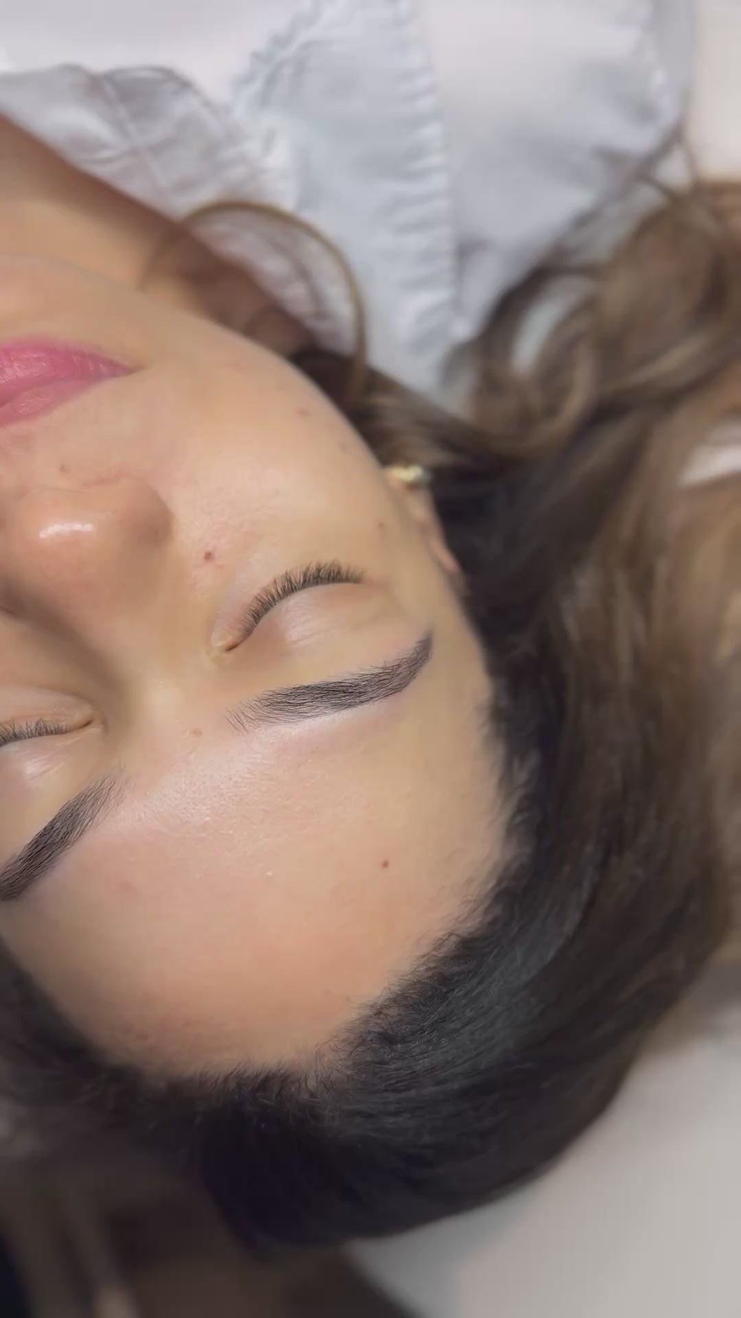 Depilación y Diseño De Cejas con Hilo